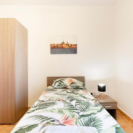 Gudja - Lovely 3 Bedroom Unit With Own Private Entrance Exterior foto