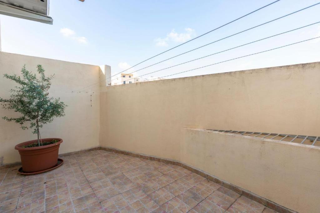 Gudja - Lovely 3 Bedroom Unit With Own Private Entrance Exterior foto