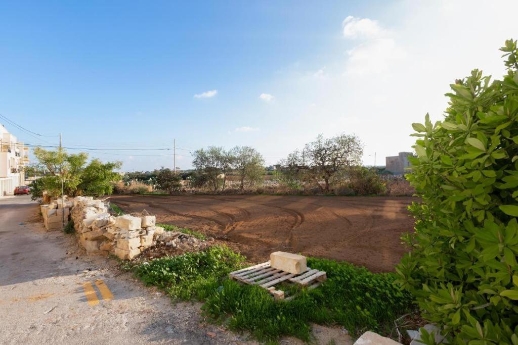 Gudja - Lovely 3 Bedroom Unit With Own Private Entrance Exterior foto