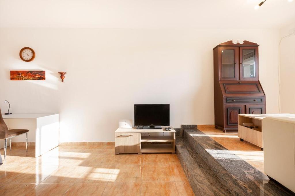 Gudja - Lovely 3 Bedroom Unit With Own Private Entrance Exterior foto