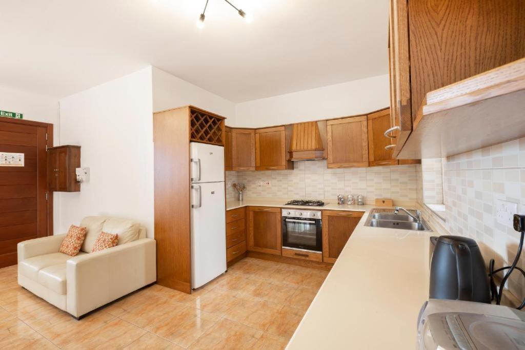 Gudja - Lovely 3 Bedroom Unit With Own Private Entrance Exterior foto