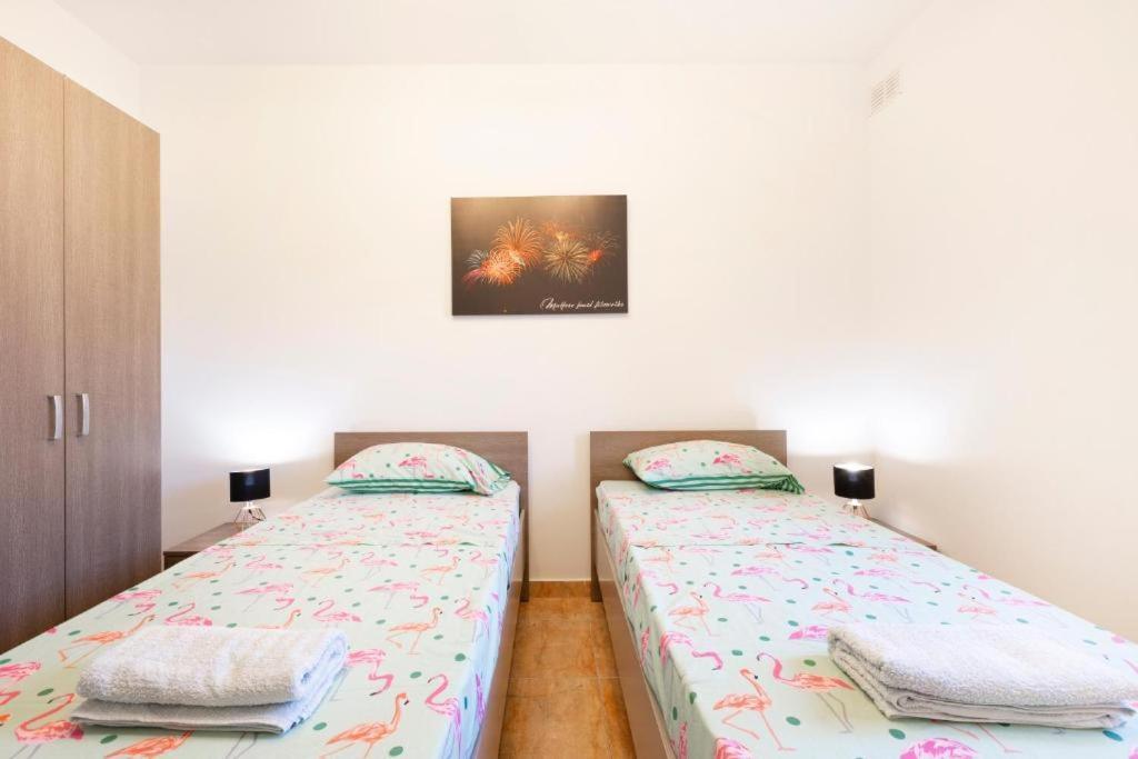 Gudja - Lovely 3 Bedroom Unit With Own Private Entrance Exterior foto